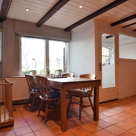 Holiday home Quaint Farmhouse Near River In Oosterwijk