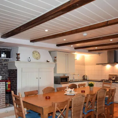 Quaint Farmhouse Near River In Oosterwijk Holiday home *