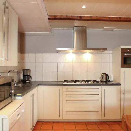 Quaint Farmhouse Near River In Oosterwijk Holiday home Leerdam