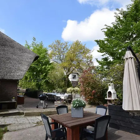 Quaint Farmhouse Near River In Oosterwijk