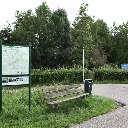 In Oosterwijk By River Linge *