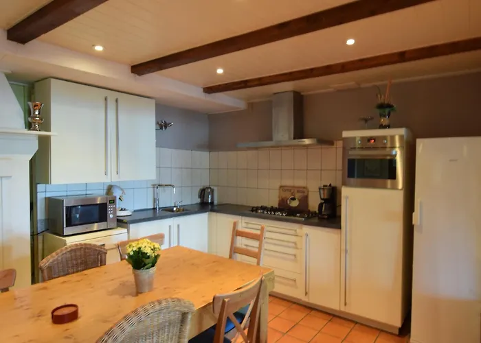 Farmhouse In Oosterwijk By River Linge *