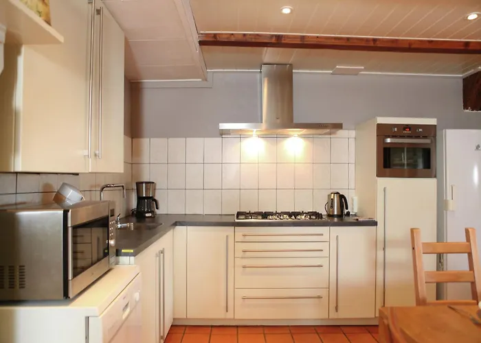 Holiday home Farmhouse In Oosterwijk By River Linge