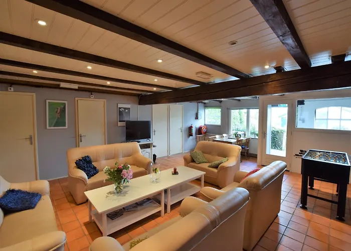 Holiday home Farmhouse In Oosterwijk By River Linge *