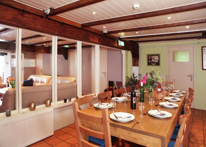 Farmhouse In Oosterwijk By River Linge Holiday home *