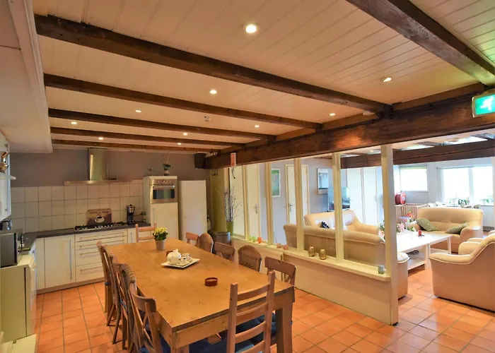 Holiday home Farmhouse In Oosterwijk By River Linge