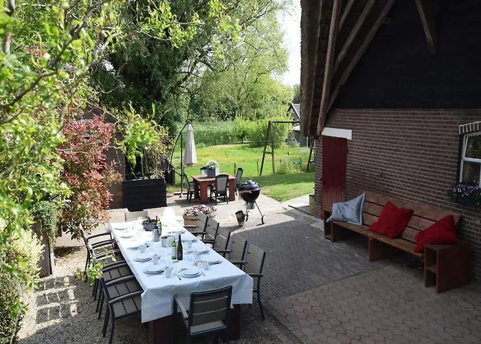 Farmhouse In Oosterwijk By River Linge Holiday home *