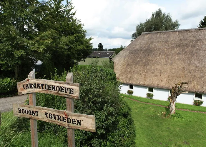 Farmhouse In Oosterwijk By River Linge *