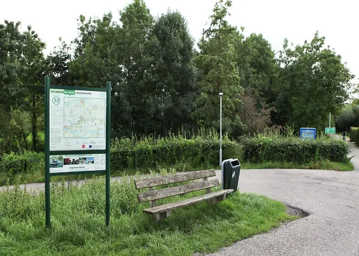 Farmhouse In Oosterwijk By River Linge *